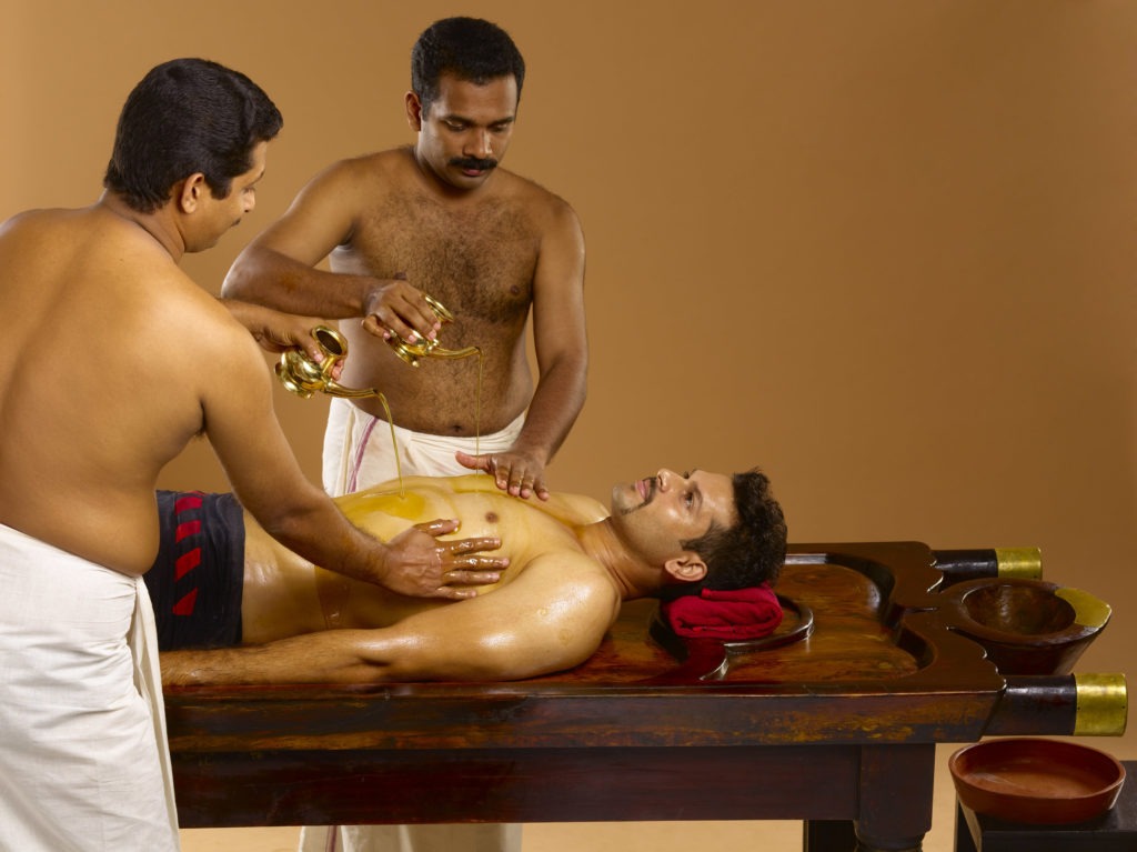 Sarvanga-Dhara-with-oil-2-1024x767